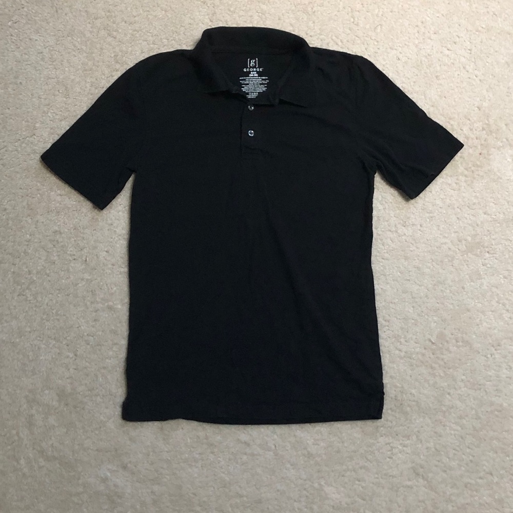 black collared short sleeve polo shirt